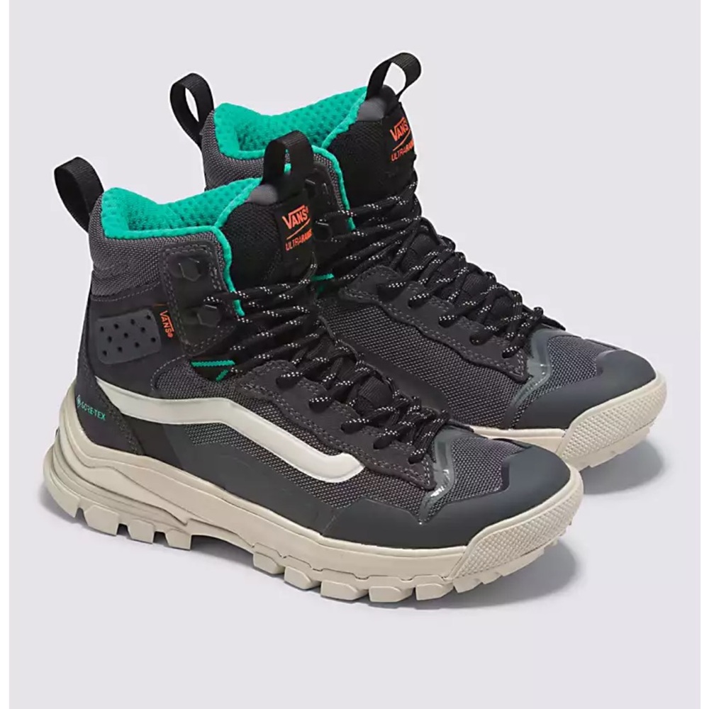 NWT Vans UltraRange EXO Hi GORE-TEX MTE-3
Size 8.5